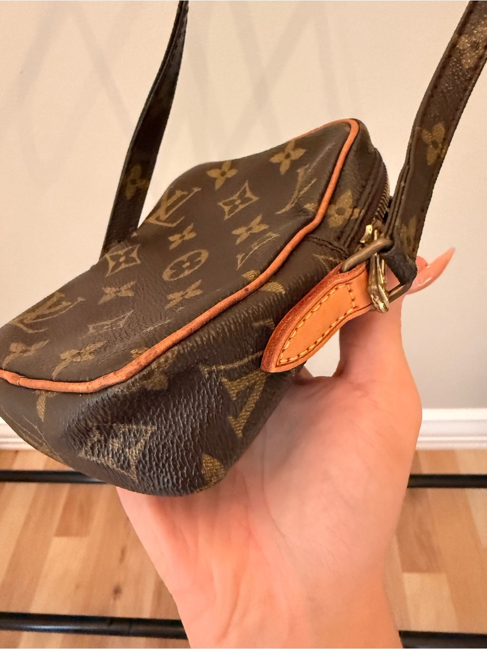Authenticated Louis Vuitton Mini Danube Crossbody Great Condition 4.3x5.5x1.6” - Picture 11 of 15